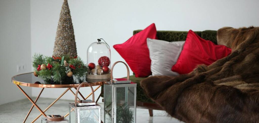 Coffee Table Christmas Decorating Ideas